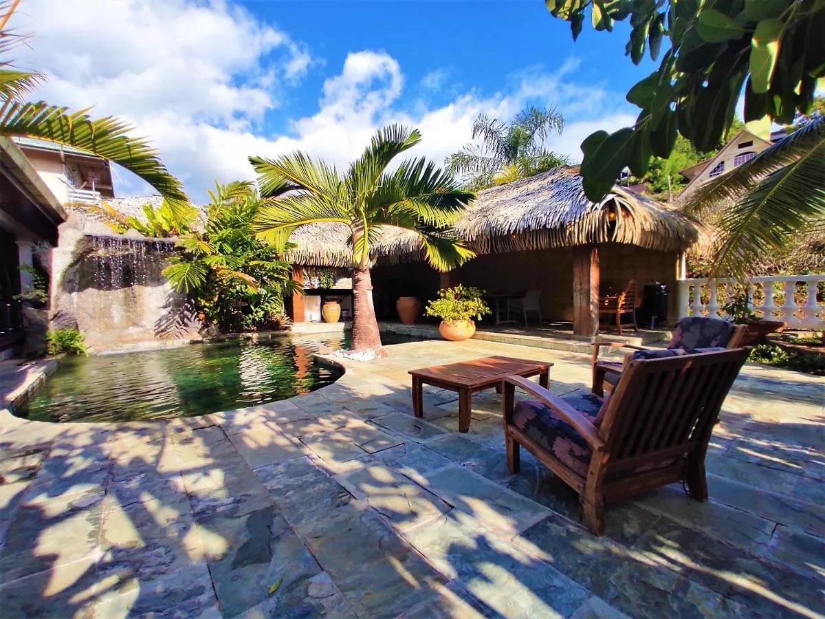 Tahiti - Waterfall Villa Fa'a'ā